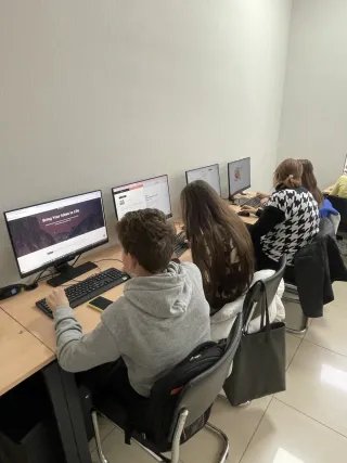 Баннер компании RE:DESIGN