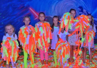 Ведущий "Макси" по цене "Стандарт" в "Неон Парке"