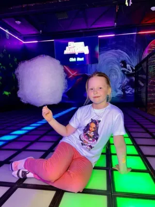 Бонус имениннику в День рождения в "Неон Парке"