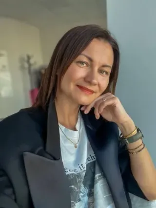 Логотип Виктория Адекова