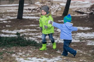 Как одеть ребенка весной